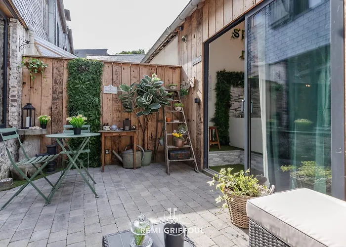 Le De Lou Hot Tub Sauna & Private Patio 2 Guests * Honfleur