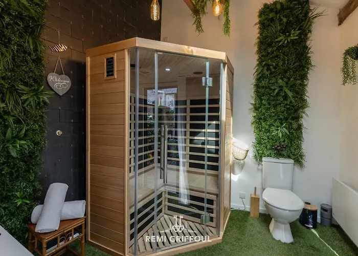 Prázdninový dům Le De Lou Hot Tub Sauna & Private Patio 2 Guests *