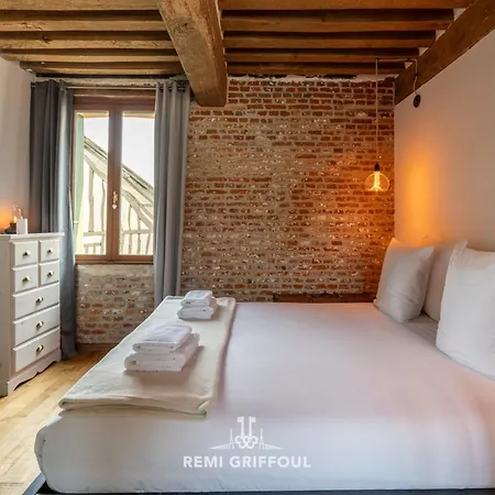 Semesterbostad Le De Lou Hot Tub Sauna & Private Patio 2 Guests *