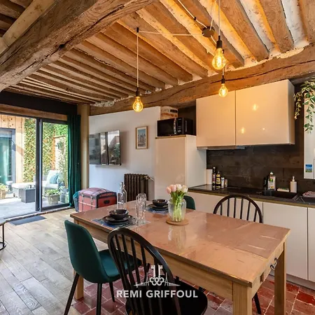 Holiday home Le De Lou Hot Tub Sauna & Private Patio 2 Guests