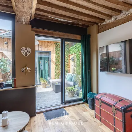 Le De Lou Hot Tub Sauna & Private Patio 2 Guests Honfleur