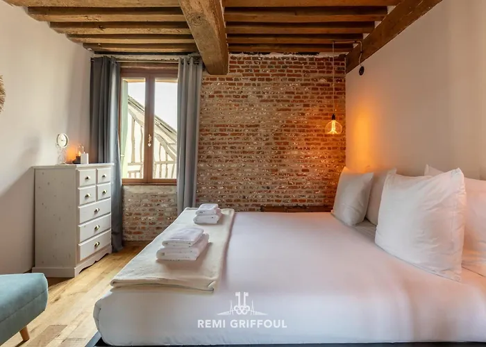 Holiday home Le De Lou Hot Tub Sauna & Private Patio 2 Guests *