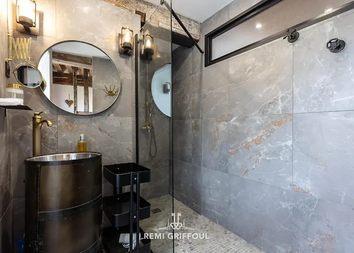 Holiday home Le De Lou Hot Tub Sauna & Private Patio 2 Guests *